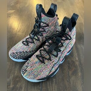 Nike LeBron 15